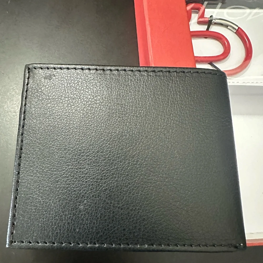 🆕True Religion ALTRO Bifold Wallet W/Horseshoe Carabiner